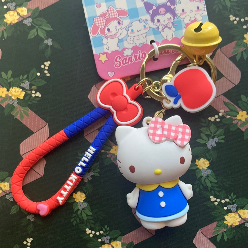 Hello Kitty Keychain - Picture 1 of 4